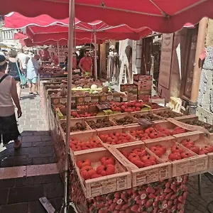https://super-studio-idealement-situe-en-vieille-ville.hotels-rhonealpes.com